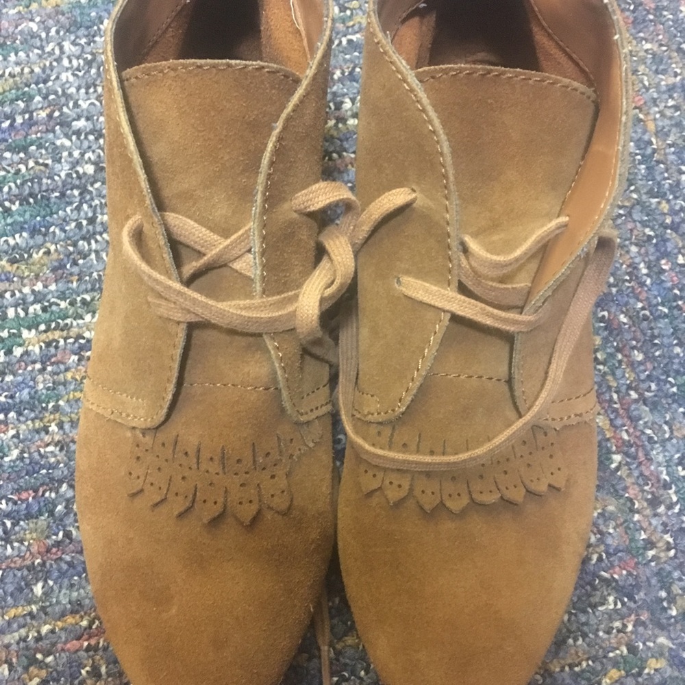 Faux-suede tie-up shoes